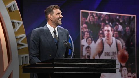 Emotionales Danke Nowitzki Erster Deutscher In Hall Of Fame FFH De