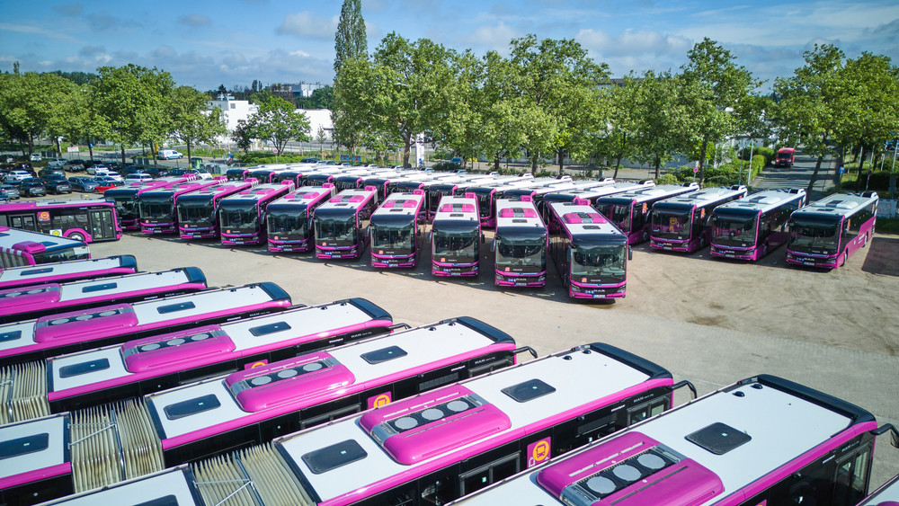 DB organisiert Ersatzverkehr für Riedbahn-Sanierung mit 150 Bussen