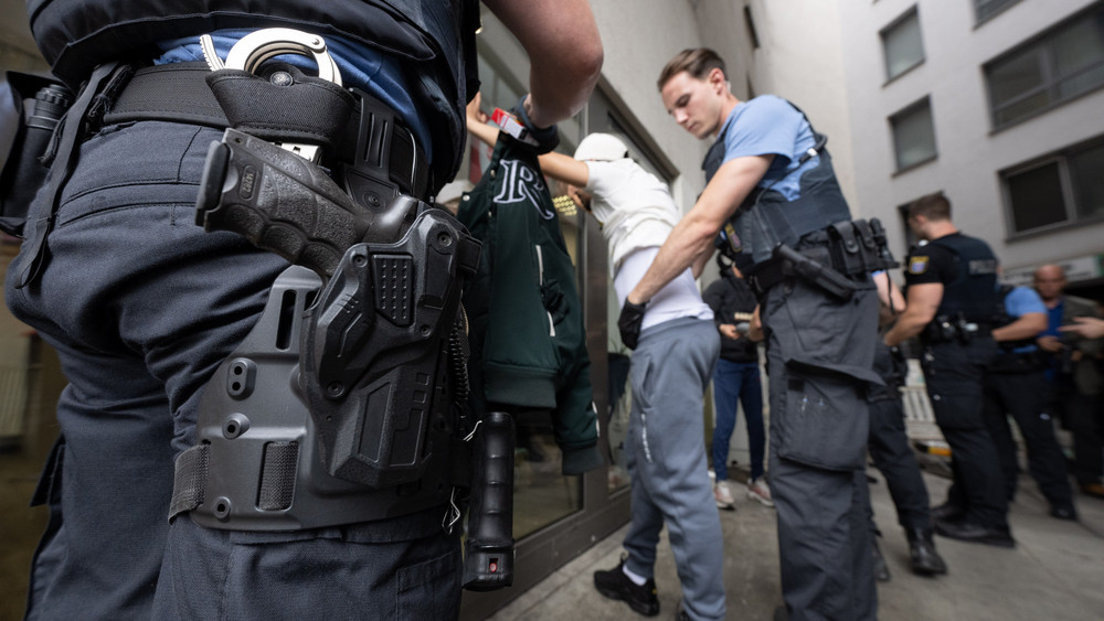 Drug raid at Konstablerwache in Frankfurt