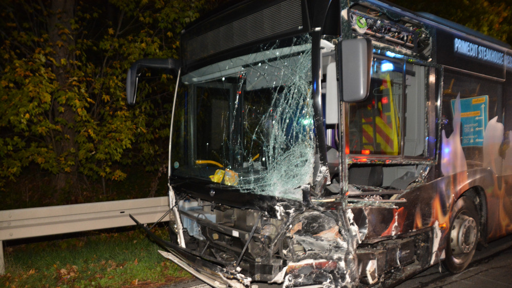 Tödlicher Unfall bei Wetzlar Autofahrerin prallt gegen Linienbus