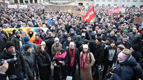 Zehntausende Bei Großdemos Gegen Rechts: Auch Scholz Und Baerbock