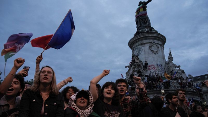 Paris Wehrt Sich: Tausende Demonstrieren Gegen Rechtsextreme Mehrheit ...